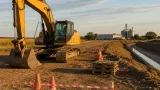 Firmat aprobó la compra directa de una excavadora por 260 millones para obras hídricas